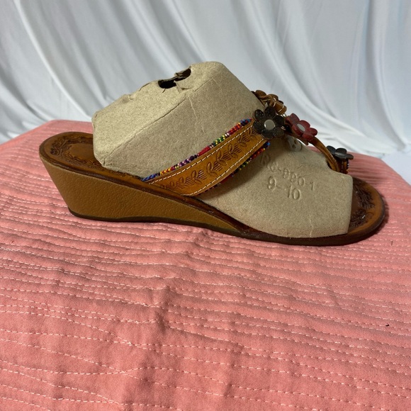 Size 8, Brown, Leather sandals with toe loop - Picture 12 of 12